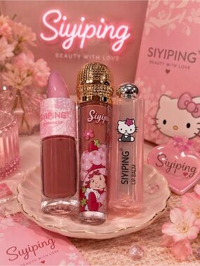 🍓 Siyiping Character Lip Bundle – Strawberry Shortcake & Hello Kitty ✨